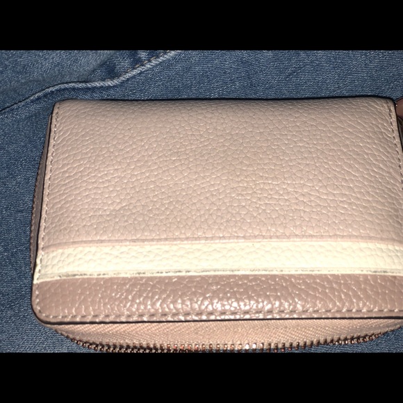 MK wallet - Picture 3 of 3